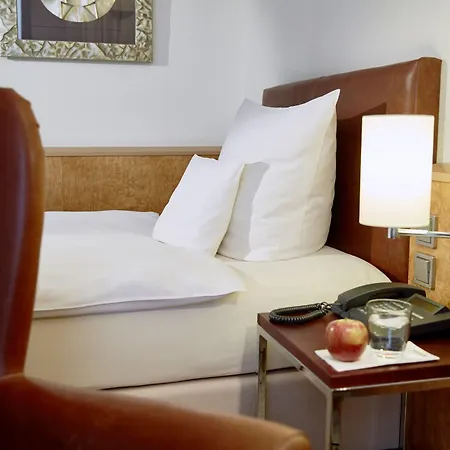 Hotel Lindner Airport 4*