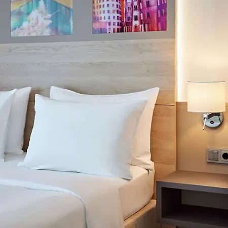 Lindner Airport 4*