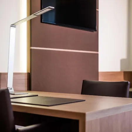 Отель Lindner Airport, Part Of Jdv By Hyatt 4*